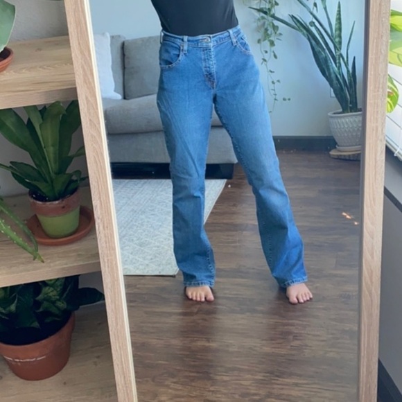 530 Levi’s Classic Relaxed Boot Cut Jeans 8M - Picture 1 of 4